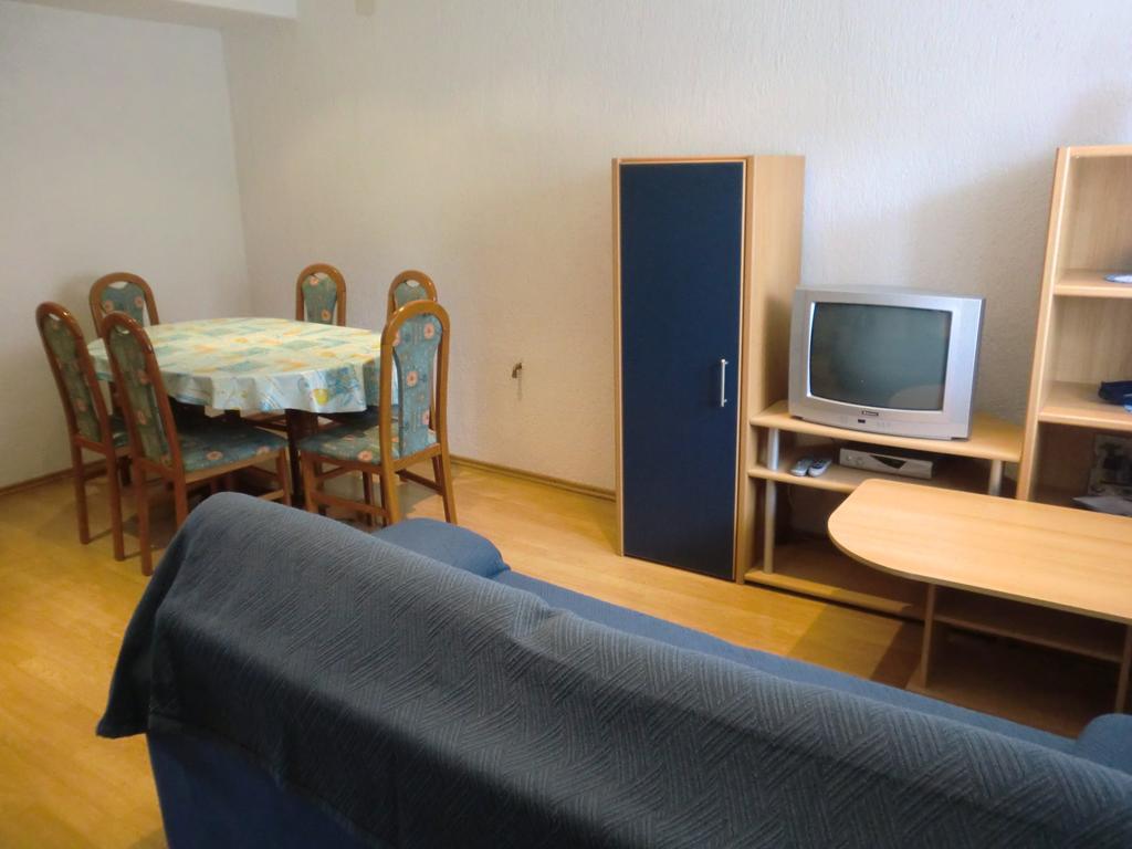Apartments Markas Malinska Eksteriør bilde